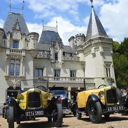 Chateau De Salvert - & Chambre D'hotes Bed & Breakfast 3*