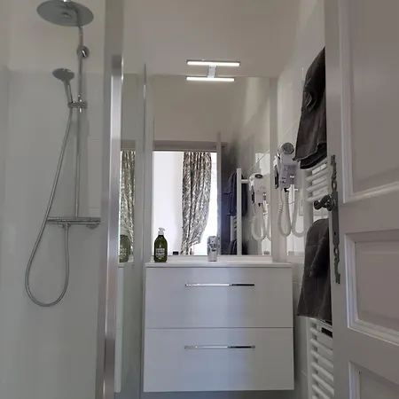 Chateau De Salvert - & Chambre D'hotes Bed & Breakfast *
