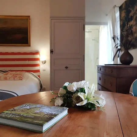 Chateau De Salvert - & Chambre D'hotes 3* Neuillé