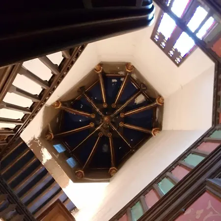 Couette-café Château De Salvert - Appartement&chambre D'hôtes