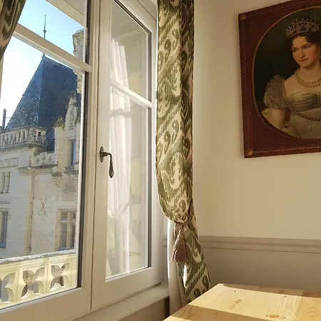 Château De Salvert - Appartement&chambre D'hôtes Couette-café Neuillé