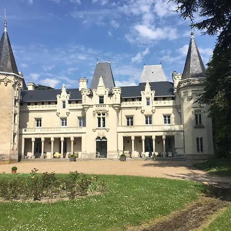 Chateau De Salvert - & Chambre D'hotes Bed & Breakfast *